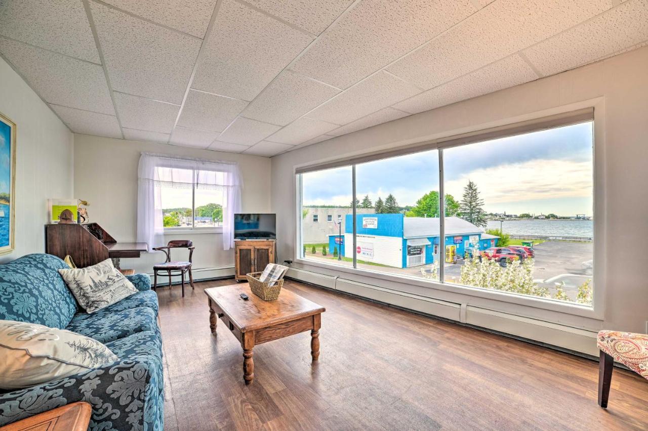 סיינט איגנס Walkable St Ignace Condo With Lake Huron Views מראה חיצוני תמונה